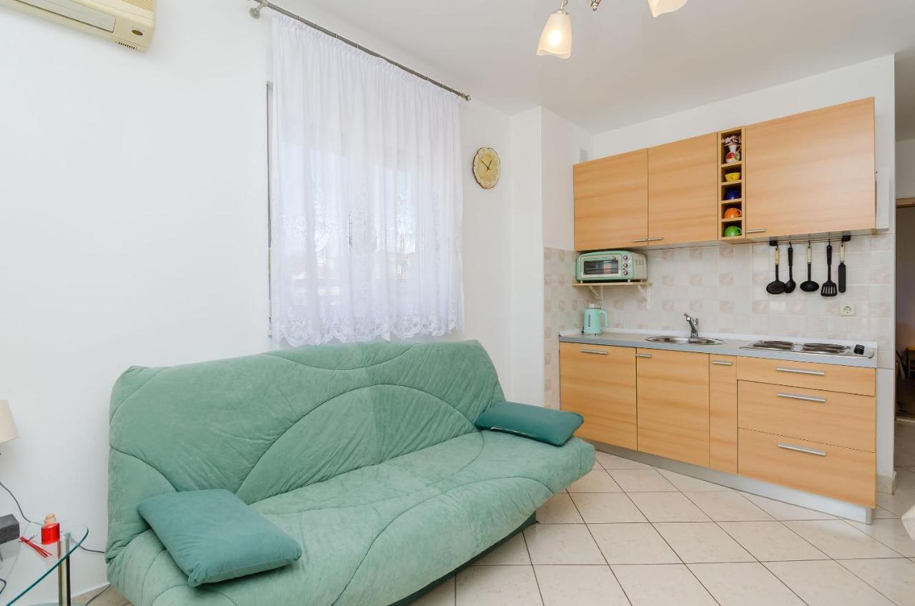 Apartment Mario Трогир Екстериор снимка