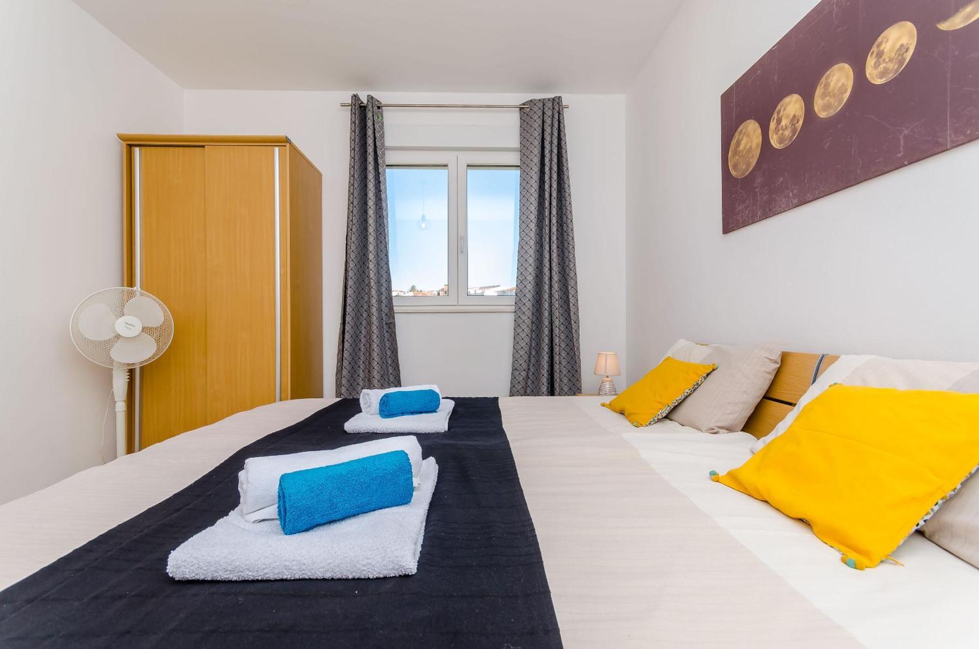Apartment Mario Трогир Екстериор снимка