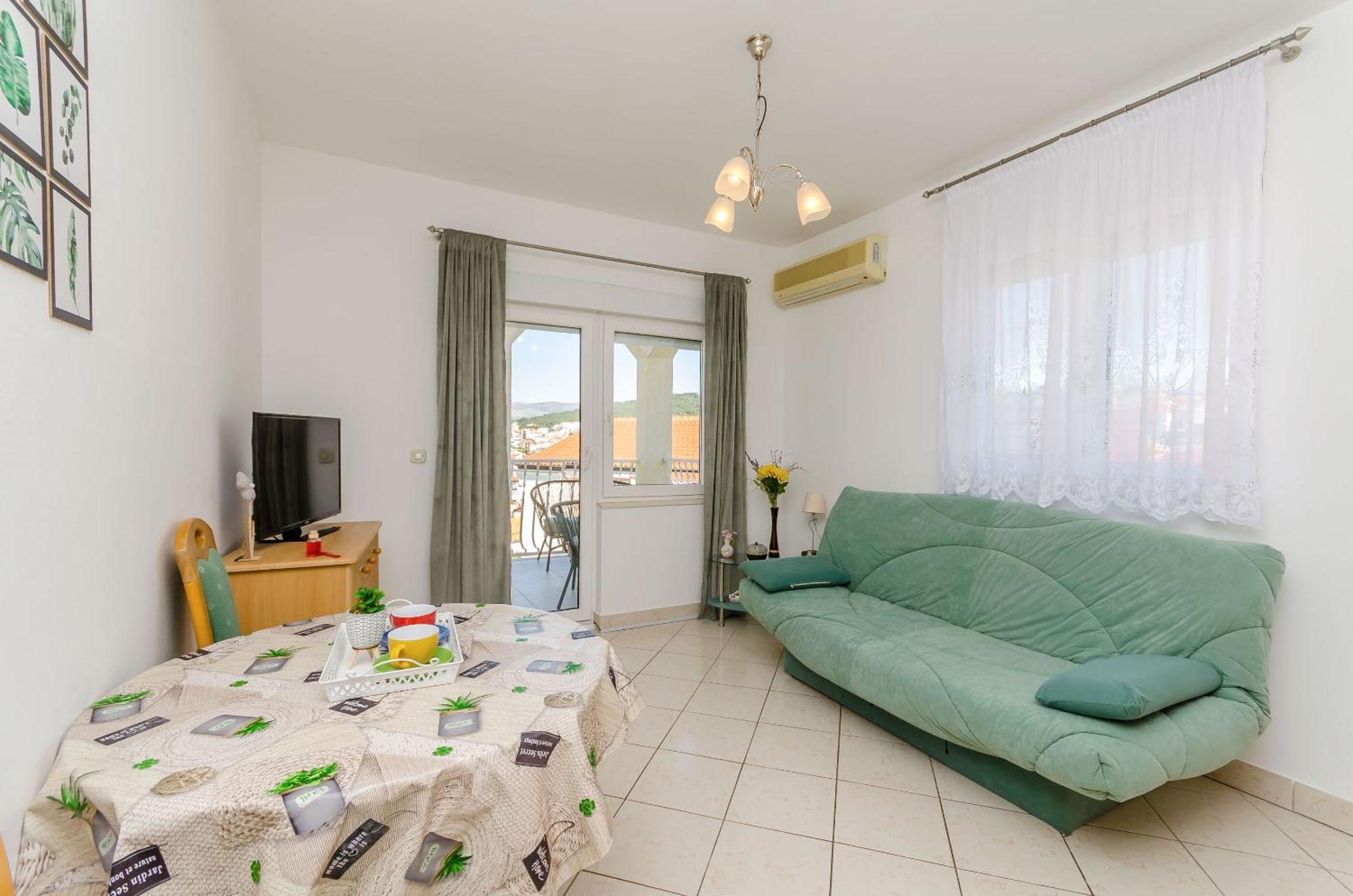 Apartment Mario Трогир Екстериор снимка