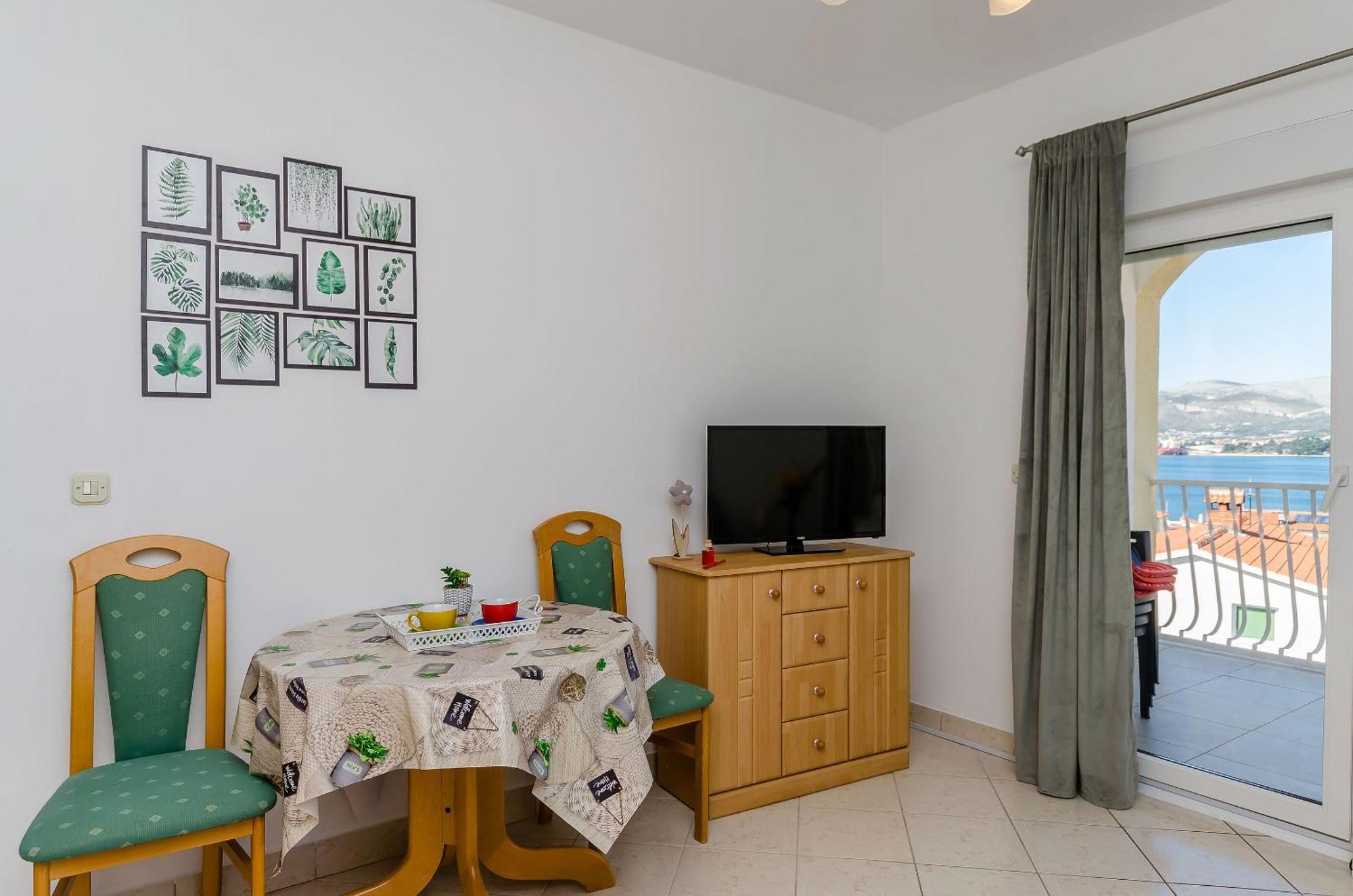 Apartment Mario Трогир Екстериор снимка