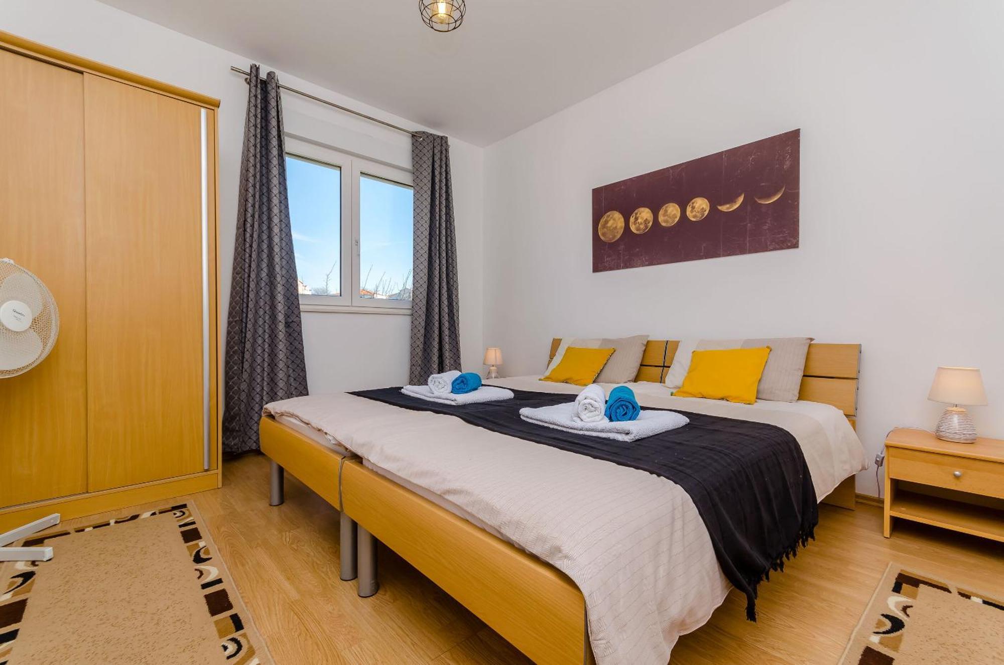 Apartment Mario Трогир Екстериор снимка